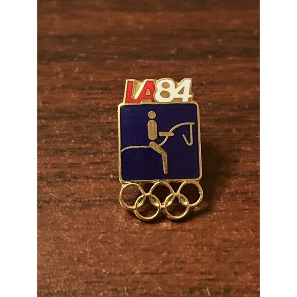 1984 Los Angeles Olympics Equestrian Event Lapel Hat Pin - Picture 1 of 3